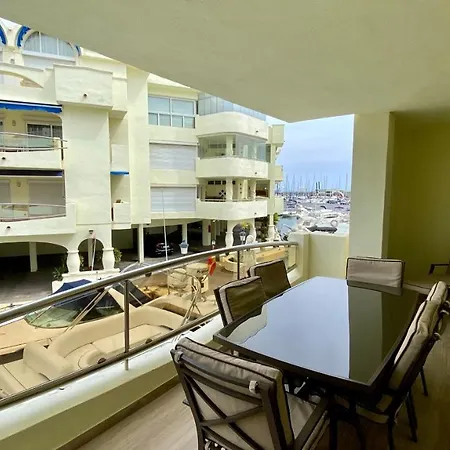 Capaldi Luxury Puerto Marina Appartamento